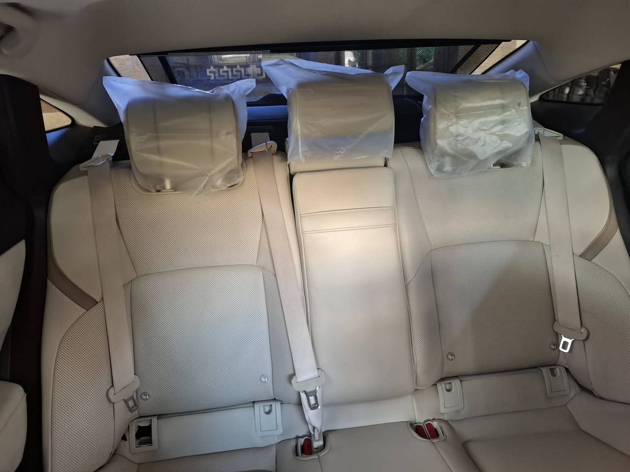 سلام عليكم
من رخصة الأدمن 
تويوتا كراون خليجي 23 
ماشية 42 ألف كيلو 
السيارة بأسمي رقم بغداد 

السيارة مكفولة من اي دعمة او تعديل وبدون airbag 

 تضررت السيارة نتيجة جدحة كهربائية من السيركت الرئيسي للمنزل وتم صبغ البنيد وجزء من الجاملوغ 

المواصفات : سيارة فول أبشن 

 بانوراما كراسي جلد كهرباء برده كربائية 
 رادار كاميرات360  توقف ذاتي 
  نظام صوتي بنوعيةJBL  
وباقي مواصفات الكراون المعروفة
جك وسبير منازلات كتيب المالك موجود 
 
السعر 290 ورقة 

للتواصل *********** - ***********
