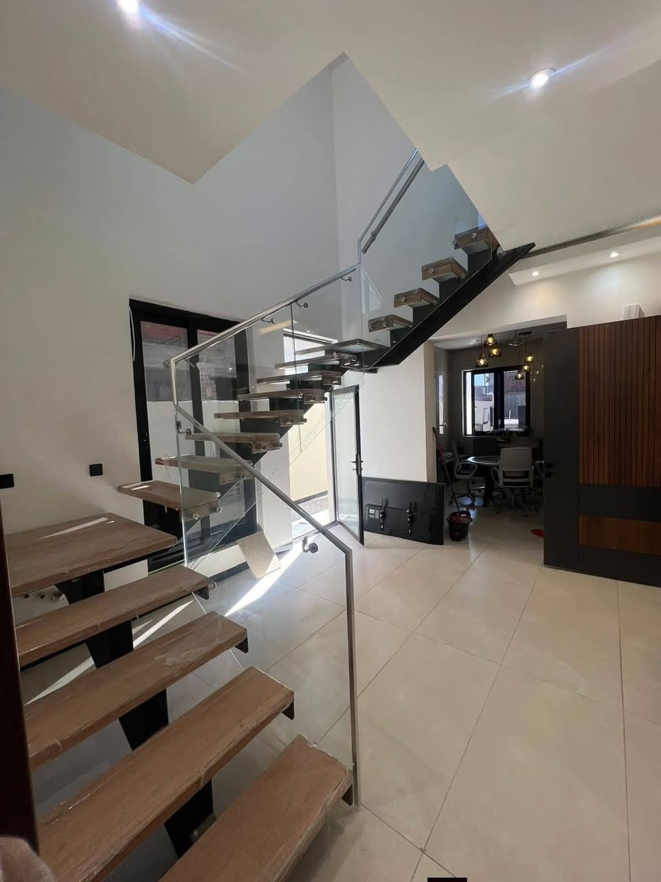 🏡 دار للبيع – فرصة ما تتعوض
✔️ يصلح نقد أو بالأقساط
📍 الموقع: مقابل مجمع البدور مباشرة (بالمربع الذهبي)
⏱ يبعد فقط 5 دقائق عن تقاطع العامرية
🔹 نوع العقار: طابو صرف مع سند رسمي
🔹 جميع الخدمات متوفرة (ماء، كهرباء، مجاري)
🔹 موقع مميز للسكن والاستثمار
📅 الزيارة متاحة يومياً
❌ ما عدا يوم الجمعة عطلة
📞 للتواصل والاستفسار:
***********
