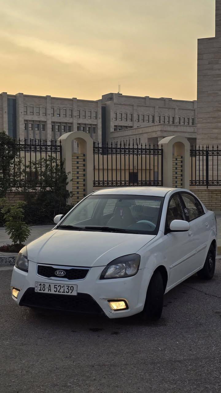 سلام عليكم كيا ريو ٢٠١٢ محرك١٦٠٠   مكاني كربلاء الحر السعر ٨٢  وبيه مجال قليل  ***********
