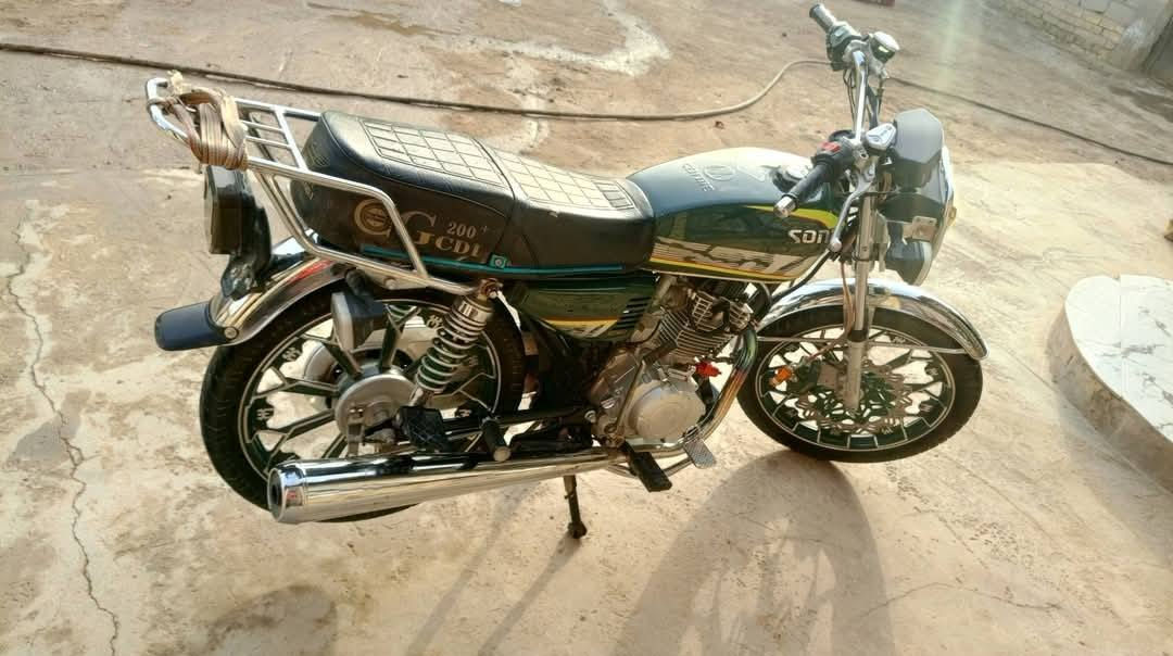 سلام عليكم سفانه البيع مديل 25 سلف شغال كهربايات كله شغاله الدراجه ما مفتوح بيه برغي المحرك عله حطت الشركه تجي وتشوف بعينك والمو شراي رجأرجأالا تدخل السعر خاص وبخدمت الشراي هاذه رقمي0787 820 2942
