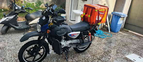 سلام عليكم بوكسر موديل 23 بس مسجلة سنوية 22 لين دخولها بشهر 11 الدراجة مرقمة بغداد بسمي مكينه كير مكفول كهربائيات كلها شغالة بعدها ع وضع شركة ماشية 30 دراجة احلى من صور بس واشر مال قبق ولفات مبدل لين تعرفون بمرور وقت يستهلك وبدلته تايرات جدد منضومة لايتات وبلوجكترات دراجة مكانها بغداد حي الاعلام سعرها 2100 وبيها مجال لطيبين رقم تلفوني *********** وتساب ورصيد عادي
