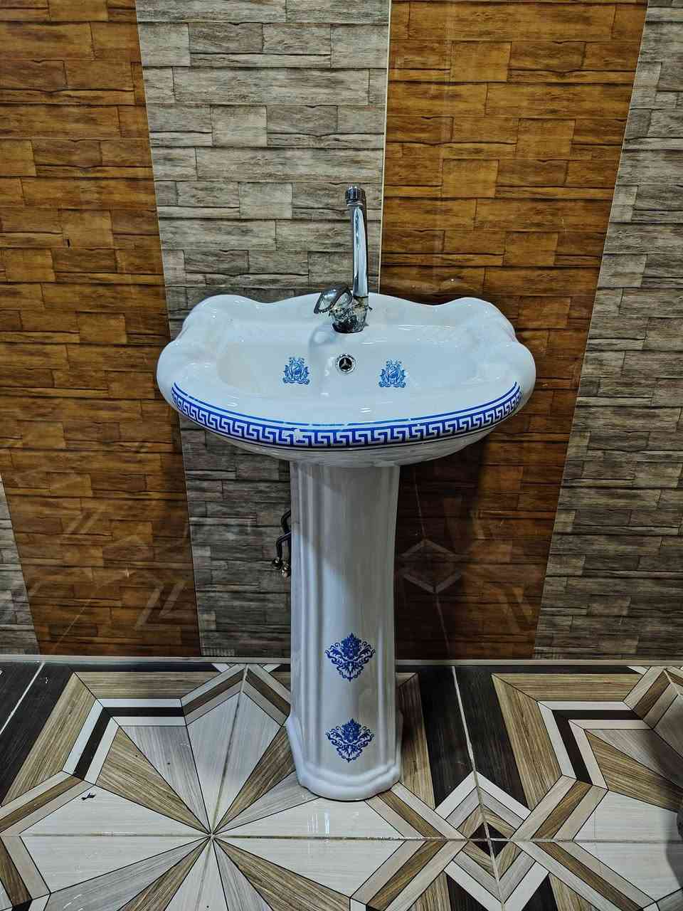 مغسله للبيع نضيفه كل عيب مابيه ويه خلاط اصلي جاهزه بس اشد سعره 25 شراي خابر او تدلل ***********
