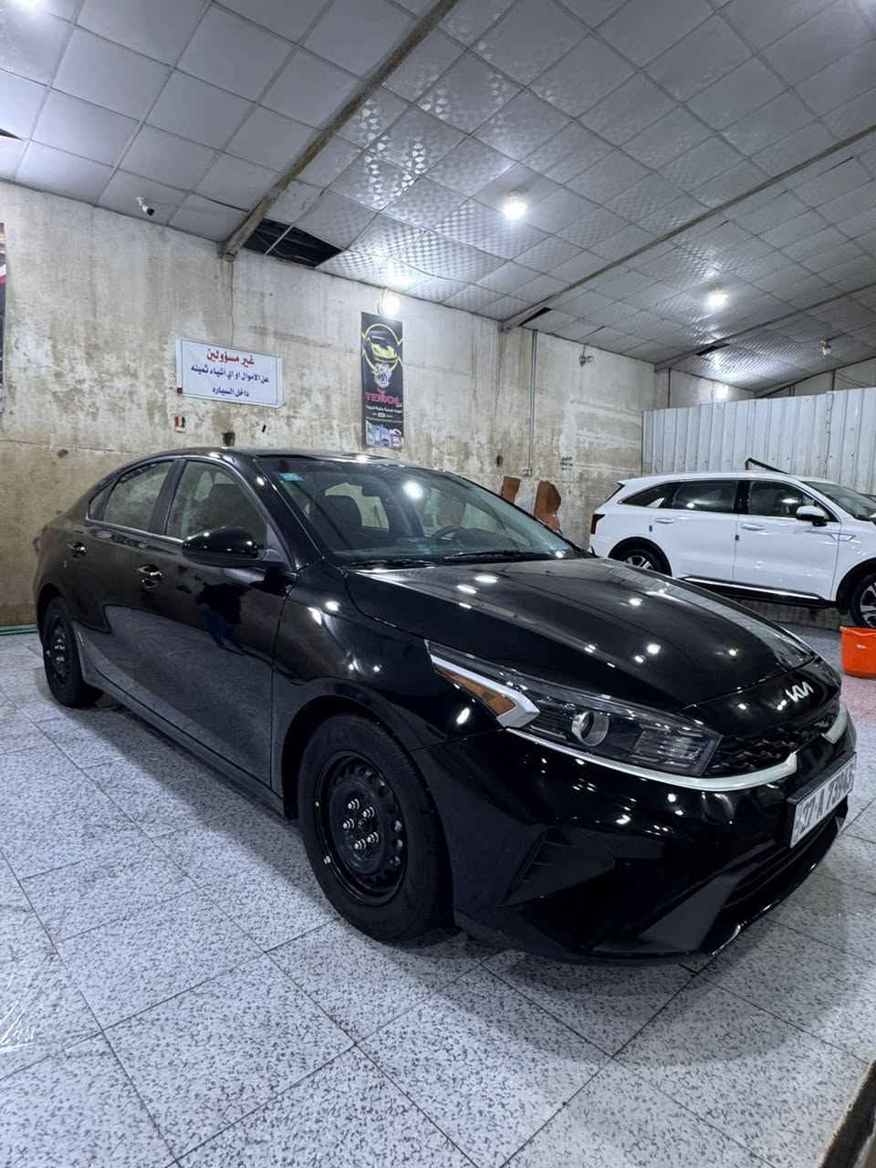 السلام عليكم 
فورتي مكفوله من التبديل والصبغ
موديل 24 معوقين (المعوق ابن أوادم كلش )
ماشيه 16 الف 
محرك 2000
شرط ماتصرف عليها ولا ربع 
المكان الناصريه 
***********
السعر 145 بيها مجال
