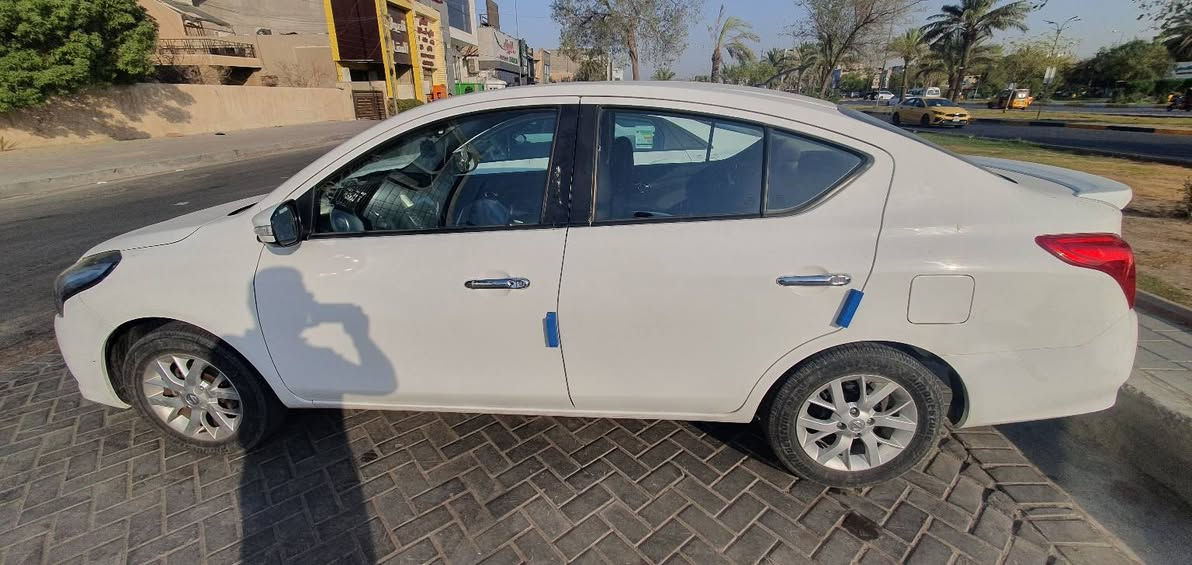 السلام عليكم
للبيع نيسان سني مصري موديل ٢٠٢٣ فول مواصفات ( بصمة ، تبريد بيانو ، قطعتين تبريد ، ٤ جام كهرباء ، شاشة بلادي ، تحكمات ستيرن) السيارة جديدة حرفيا وماشية ٢٨ الف قابل للزيادة مكفولة من الصبغ وبيها بارد شي قليل و٣ رصعات بالقمارة ممبينة .

السعر ١١٧ ورقة وبيها مجال حك الجية .

***********
