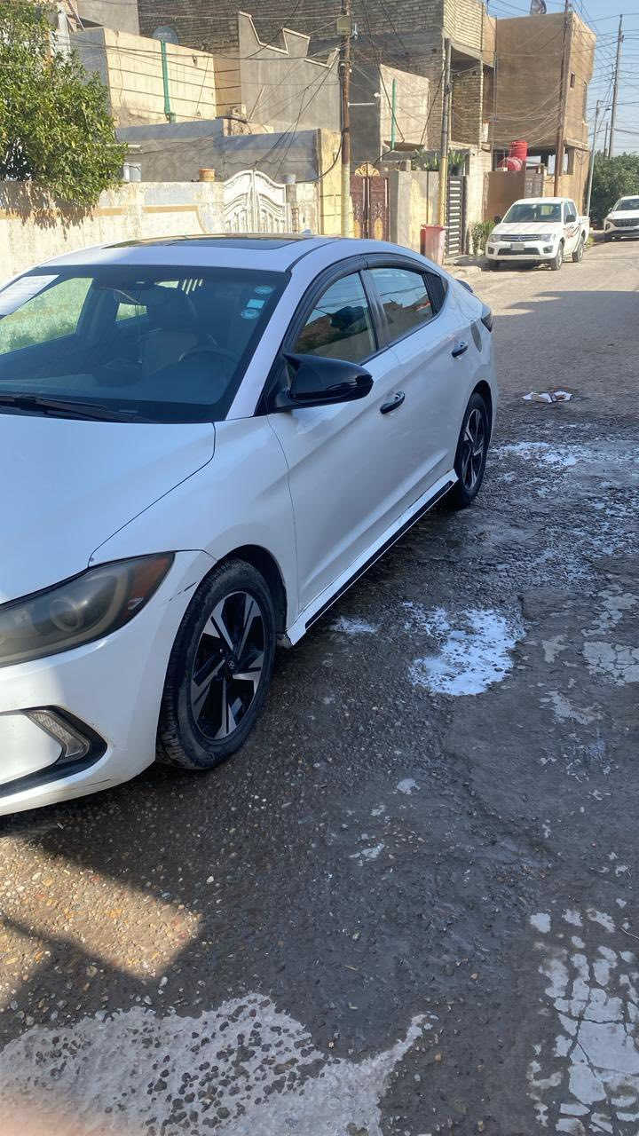 سلام عليكم النترا  2018فولً مواصفات بصمه بيها تقشير شوي بلقماره حادث امريكا موجود +سونار  كير مكينه كفاله تحويل وكاله *********** السعر 120
