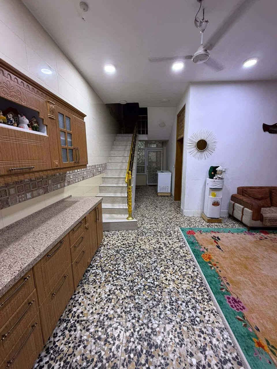 السلام عليكم 
بيت  طابو صرف بحي الامام مساحته 150 مقابل شارع  كرار ابو الكص متر الوجه 7 والنزال 20 بناء جديد نسكن  بشهر رمضان للاستفسار الاتصال على الرقم 
***********
