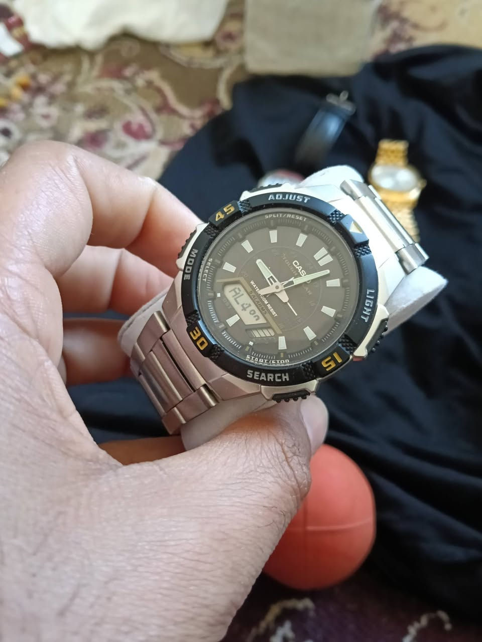 للبيع: ساعة كاسيو AQ-S800WD-1EV الأصلية – تعمل بالطاقة الشمسية 🔋⌚
استمتع بمزيج مثالي بين المتانة والتكنولوجيا المتطورة مع ساعة Casio Tough Solar. ساعة عملية لا تحتاج لتغيير بطارية، وتصميم رياضي أنيق يناسب كل الأوقات.

✨ أبرز المواصفات:

نظام Tough Solar: تشحن نفسها ذاتياً عبر أي مصدر ضوء (شمس أو إضاءة داخلية).

تصميم Ana-Digi: عقارب كلاسيكية مع شاشة رقمية لعرض المهام المتعددة.

مقاومة للماء (100 متر): مناسبة للسباحة والاستخدام اليومي الشاق.

هيكل متين: سوار من الفولاذ المقاوم للصدأ (ستانلس ستيل) مريح وفخم.

وظائف ذكية: توقيت عالمي، 5 منبهات، ساعة إيقاف دقيقة، ومؤشر لمستوى شحن البطارية.


**إذا كنت صاحب هذا الإعلان وتريد حذفه لأي سبب، رجاءا أرسل رسالة إلى الدعم الفني**