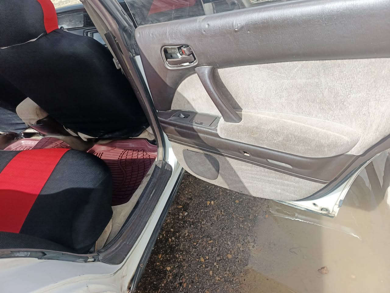 بطه 1992 انبار بأسم والد من العماره شرط التحويل مكفوله كص ونقل كفاله من لضربه القويه صبغ عام كير مكينه  حداديه تخم تاير تواخل كله حلوه كهربائيات شغاله غرفه جديده سياره مال جناي سعر 37وبيه مجال عنوان ميسان المجر الكبير ***********0 بيه واتساب
