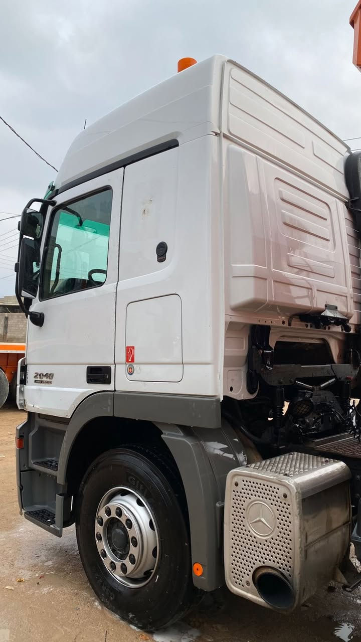 السلام عليكم سيارة للبيع اكتروس تك سبرنك موديل 2004 رقم بصره حجم (40 20) للأستفسار (***********) مكان السياره بصره اني مكلف بل نشر
