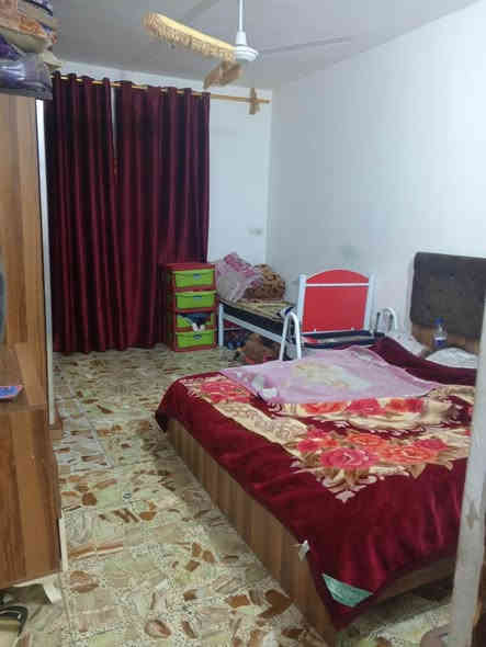 السلام وعليكم بيت البيع مساحه ١٢٥وجهه٥ يتكون من حوش وتواليت خارج وستقبال وحوالي وغرفه وفوك غرفه ماكامله وبيتونه جبيره وسطح العنوان بوب الشام  زراعي بيت ضيفان بدايه الزراعي مقابيل اسواق ابو عبدالله السعر ٦٥وبي مجال بصيط وهذا رقم التلفون الاستفسار اكثر *********** بغداد
