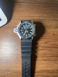 ساعة • جديدة • للبيع