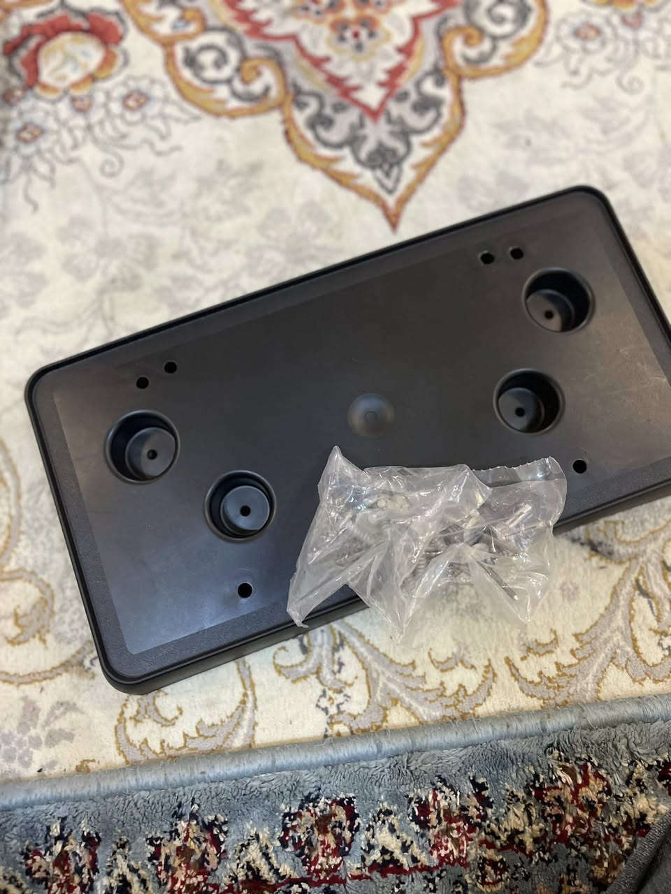 غراض تاهو للبيع غير مستخدم 
سماعات زوج جديد 200$
قاعدة رقم 40 الف 
ارضيات 4 قطع جدد 180
 العنوان كربلاء ***********
