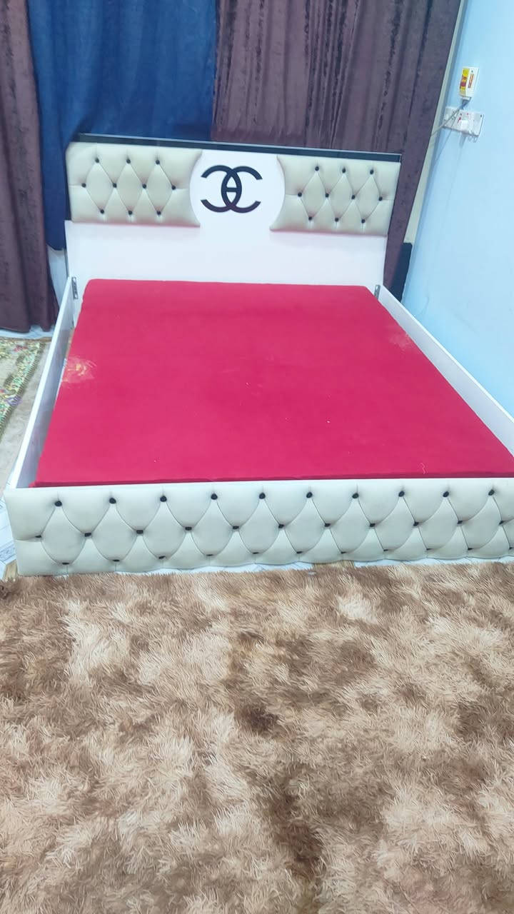 سلام عليكم غرفه 5 قطع حلوه مرتبه سعرها 350 وبيها مجال هيه ودوشك للاستفسار ***********///***********
