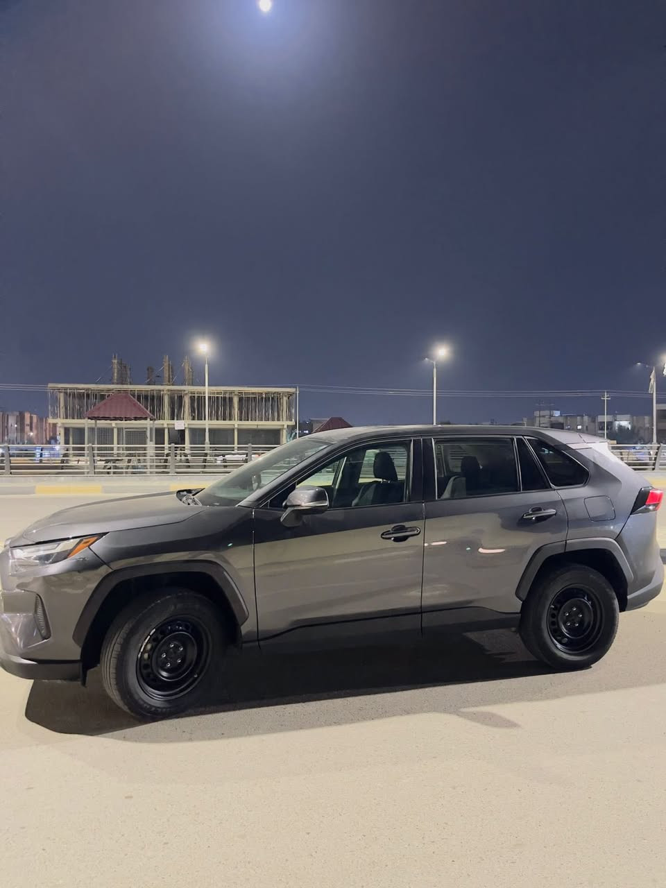 السلام عليكم للبيع رافور موديل 23 الضرر مرفق بالصور السياره تخم تاير صدر جديد ماشيه 65وقابله لزياده 
السعر 220وبي مجال بسيط لتواصل عل الرقم ***********
