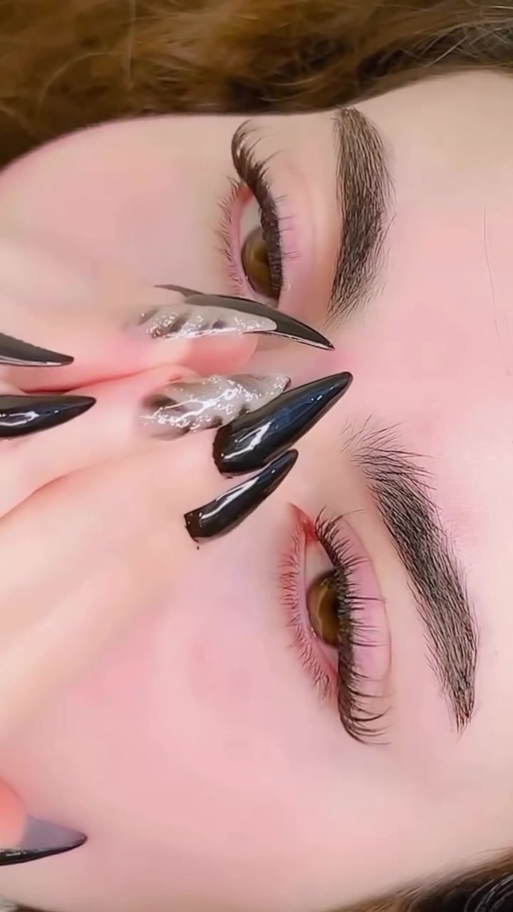 رموش شهريه حسب طلب لحكو ع عروض كربلاء الحسينيه قرب مدرسه سامراء للتواصل ***********
