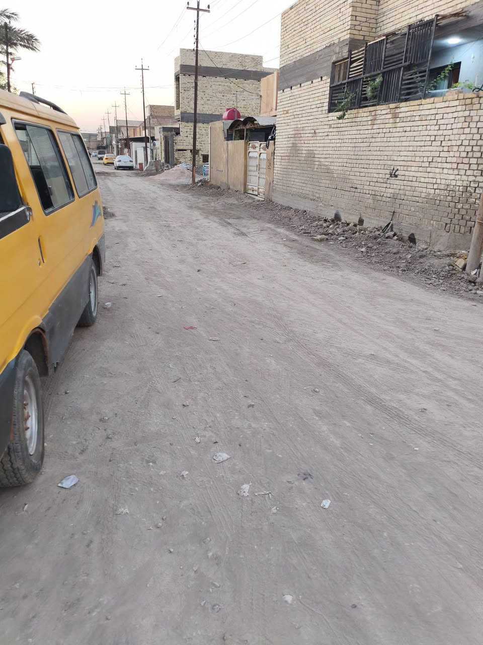 سلام عليكم بيت مساحة250متر  حي لاكرمين فرع مقبيل ابو جورج طابق وحد حمام دخلي وخارجي غرفتين مثل موضح بصوره /***********
