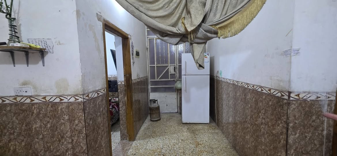 🏠دار للبيع طابو صرف مساحة 150 خلف معهد القاسم
يحتوي على 3 غرف استقبال صالة مطبخ صحيات خارجيه داخلية فوك وجوه للاستفسار مراجعة مكتب عالم العقار في الجمعية مقابل الإطفاء او الاتصال

***********

***********

 #عندك_عقار_للبيع_فقط_راسلنا_اواتصل_وات_ساب
