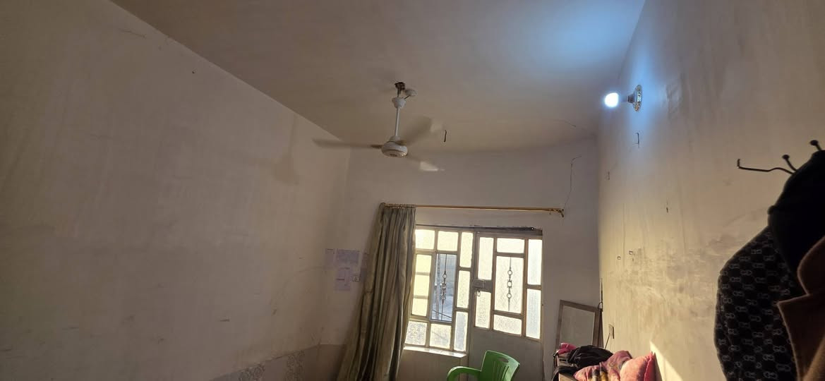 🏠دار للبيع طابو صرف مساحة 150 خلف معهد القاسم
يحتوي على 3 غرف استقبال صالة مطبخ صحيات خارجيه داخلية فوك وجوه للاستفسار مراجعة مكتب عالم العقار في الجمعية مقابل الإطفاء او الاتصال

***********

***********

 #عندك_عقار_للبيع_فقط_راسلنا_اواتصل_وات_ساب
