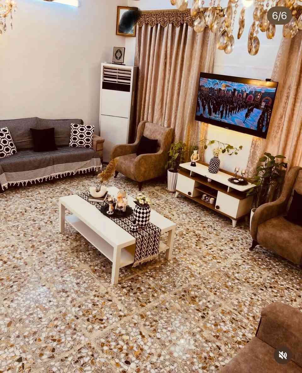 بيت للبيع
حي رمضان ركن بستنة سند 25 مساحة 110 متر مربع 
واجهة 10 ونص نزال 10 ونص
الطابق الاول
استقبال چبير مطبخ غرفه نوم صاله موزعة وحمامات ومنور مع حديقه صغيرة
الطابق الثاني 
3 غرف نوم مع مخازن
الموقع 
حي رمضان فرع عمارة البشير للانارة 
اول جسر بعد مجسر الضريبه 
مسافة 150 متر 
للاستفسار ع الواتساب 

0771 188 6447
