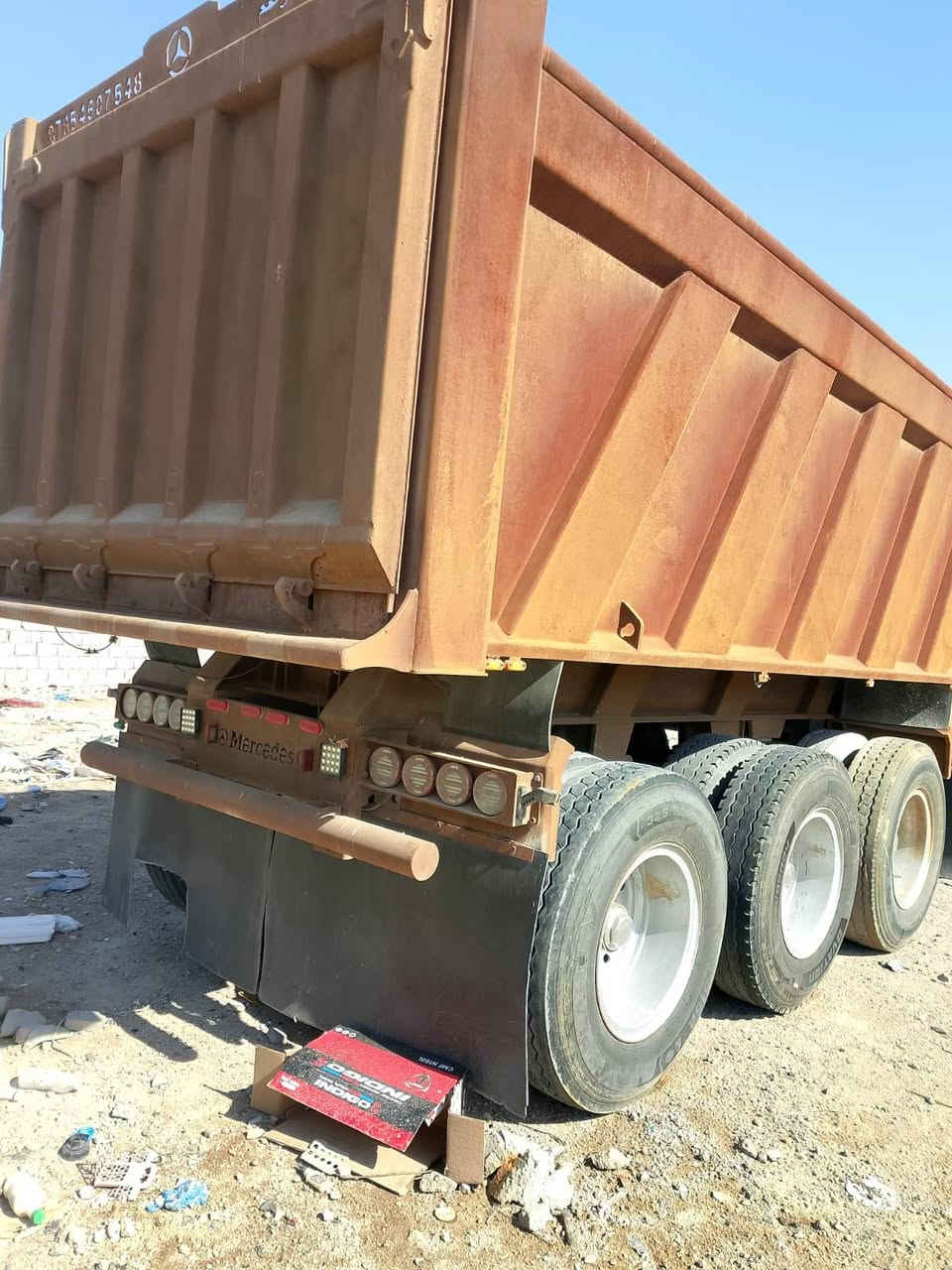 سكانيه عكرب للبيع موديل 2017 جديده جاهزه للشغل تخم تايير سياره كبل للتحميل جاهزه مانقصها شي ومقطوره جديده تفصال جديد ***********
