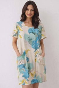 شلحة نسائي قصيرة الخامة: فانيلة ليكرا  القياس: فري سايز متوفرة بـ 6 أل...