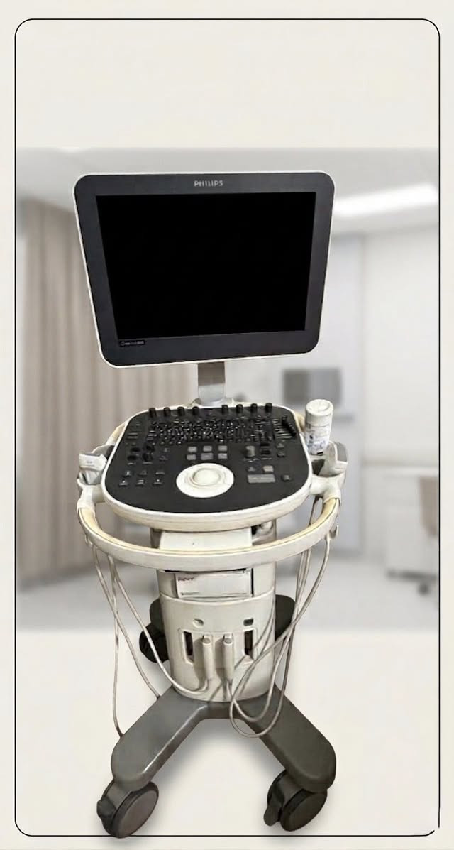 جهاز سونار Philips ClearVue 350 (إصدار 2019) بحالة الوكالة للبيع

التفاصيل والمواصفات الفنية:
 
♦️الشركة المصنعة: Philips العالمية.
 
♦️الموديل: ClearVue 350 (CV350).
 
♦️سنة الصنع والتنصيب: 2019 (شهادة الاستلام والتنصيب الأصلية متوفرة ومرفقة بالصور).
 
♦️حالة الجهاز: نظيف جداً بحالة ممتازة (شبه جديد)، استخدام فعلي خفيف لمدة سنتين فقط من قبل طبيب.
 
♦️البروبات الملحقة (2 Probes):
 Convex Probe (C5-2): High-resolution imaging for Abdominal, Obstetrics, and Gynecology (OB/GYN) scans.
 Linear Probe (L12-4): High-frequency imaging for Small Parts, Breast, Thyroid, and Vascular scans.
 
♦️الملحقات الأخرى:
 طابعة حرارية أصلية نوع Sony بحالة ممتازة وشغالة.
 ترولي (عربة) أصلية مع لوحة تحكم كاملة ونظيفة.
 
♦️الموقع: بغداد.
 
♦️السعر المطلوب: 6,500$ (65 ورقة) وبيه مجال بسيط.

♦️للتواصل والاستفسار:
متوفر واتساب *********** او المراسلة عالخاص
