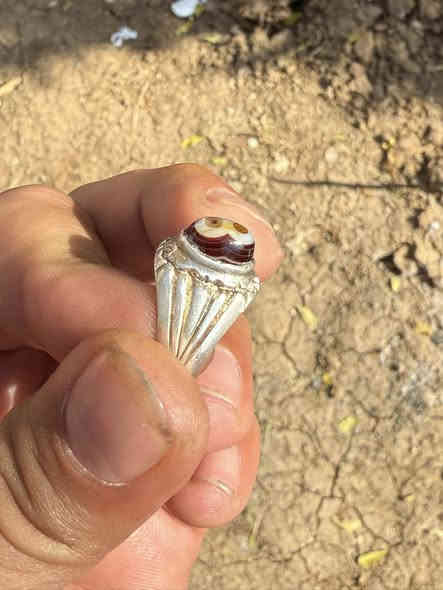 السلام عليكم 
متاح خاتم بحجر السليماني الهندي عنين صياغه يدوية فضه 925
قياس 19
يوجد خدمة توصيل لجميع المحافظات 
***********
