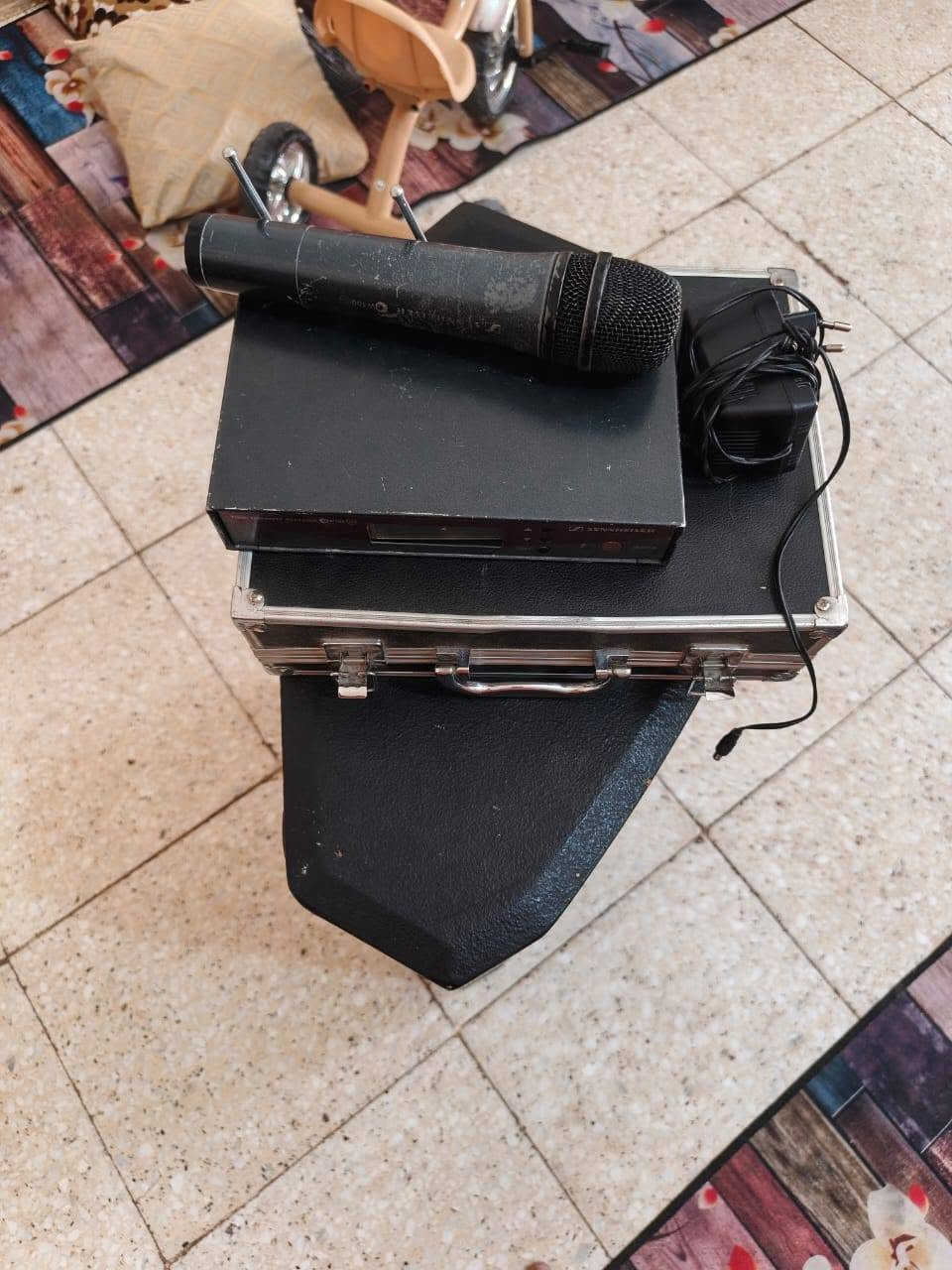سلام عليكم سماعه للبيع السعر 325 مكان بابل قرب لعلويه شريفه مايك سينهايزر الاصلي سعر  175
***********
سلام عليكم سماعه للبيع السعر 325 مكان بابل قرب لعلويه شريفه مايك سينهايزر الاصلي سعر  175
