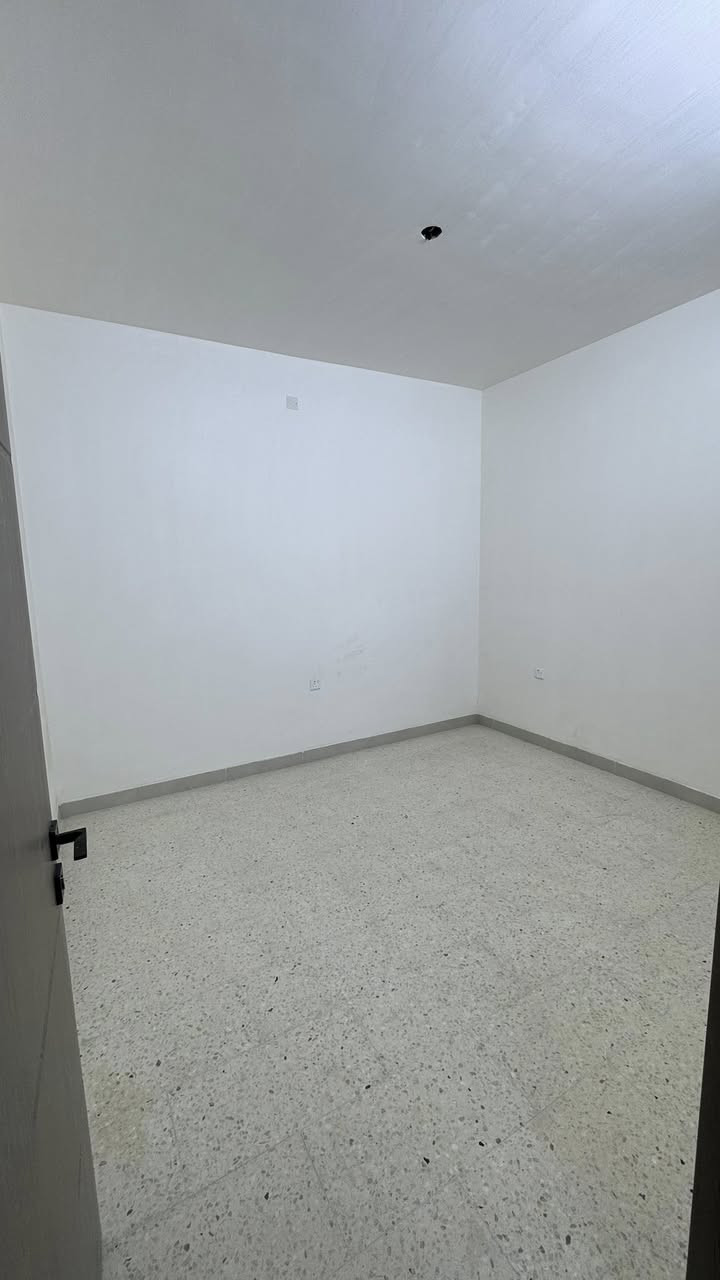 للايجار في السيدية بيت زيرو مودرن (غير مسكون مسبقاً) (مساحه 50m ) 

يحتوي على 

طابقين
وغرفتين نوم 
وصاله 
ومطبخ 
وخدمات صحيه 

السعر :850 الف 
موقع: السيديه - قرب شارع النخيل 
_______________________________________
للاستفسار ***********
الكوخ للتطوير العقاري
