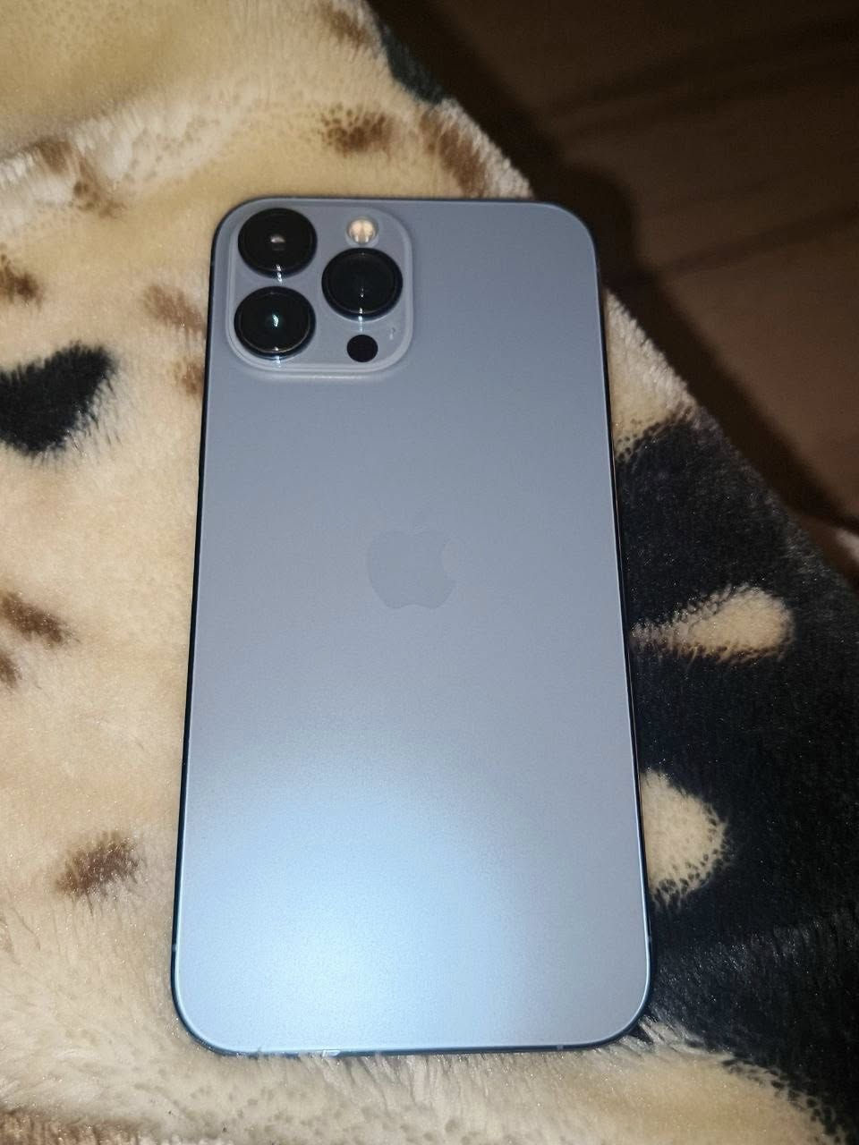 آيفون ١٣ برو ماكس جهاز راقي بس بي هل ضربه كل شي مامبدل بي سعره الجهاز ٥٥٠ وبي مجال حك الجيه مكاني كركوك حزيران للواتصل *********** متاح واتس و مازنجر و اتصال رقم
