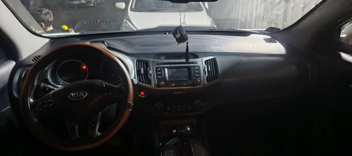 سلام عليكم كيه سبورتج مديل٢٠١٤ رقم بغداد هزه جديده ورقم جديد  سياره جاهزه مابيهه اي نقص تبريد ثلج مكان سياره بغداد سعر،(١٢٥) رقم الهاتف***********

