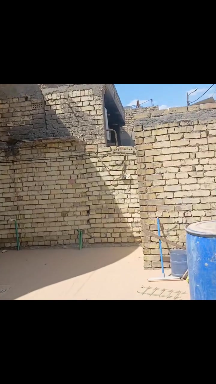 بيت  للبيع مساحه105م
الواجهه٧
نزال ١٥
البيت طابق واحد 
السعر ٧٨ مليون وبي مجال
العنوان الكماليه البستان 
***********
