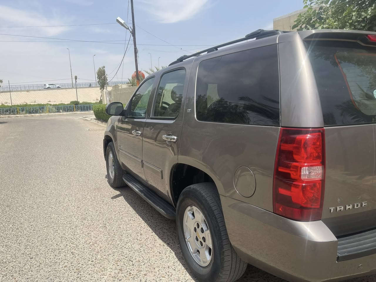 السلام عليكم
تاهو 2012 خليجي LTشركة الغانم 

مكفولة عدا صبغ بالجاملغ الامامي كلير والربع الباب

محرك المرغوب 5200 السعر 230 للتواصل ***********
