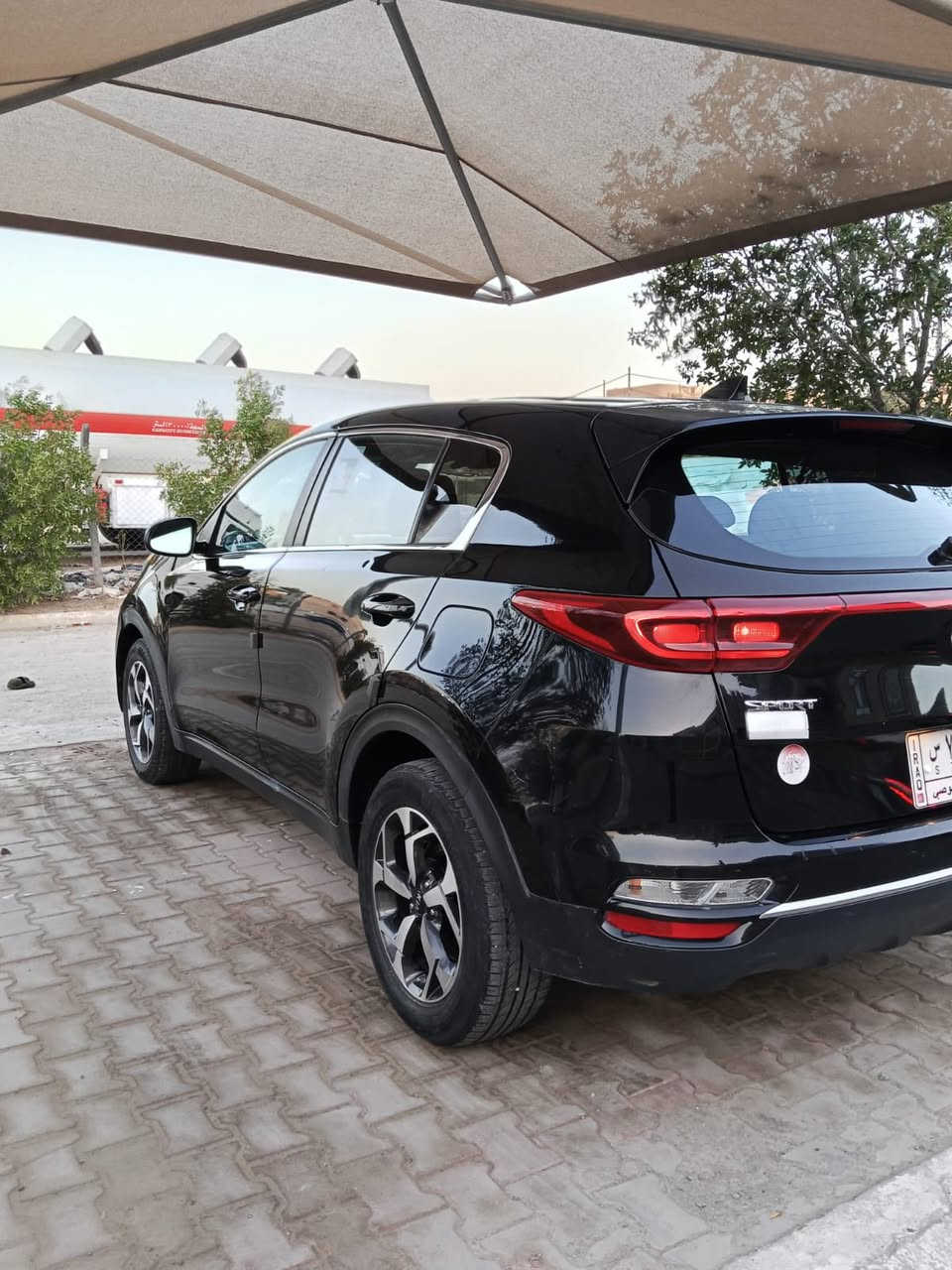 كيا سبورتج للبيع موديل 2020  وارد امريكي حادثها بنيد بدون دواخل السياره ليبل واحد مكينه وكير وصدر امامي وخلفي جديد تخم تاير جديد رقم بغداد مشروع وطني تحويل مباشر ماشيه120 الف  السعر 143 الاستفسار على الرقم *********** عنوان بغداد البلديات
