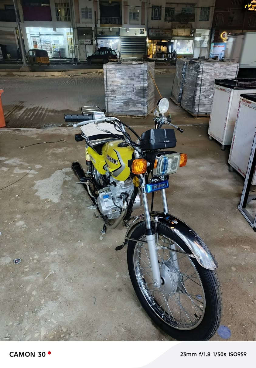 السلام عليكم دراجه للبيع 
نامه متياز اوراق سكنر موديل٢٤ ماناقصها شي 
بس كشنها مشكوك ومامبدله لءن الاصلي مالتها 
سعرها ب٥٧٥ وبيها مجال قليل مكانها واسط عزيزيه
***********
