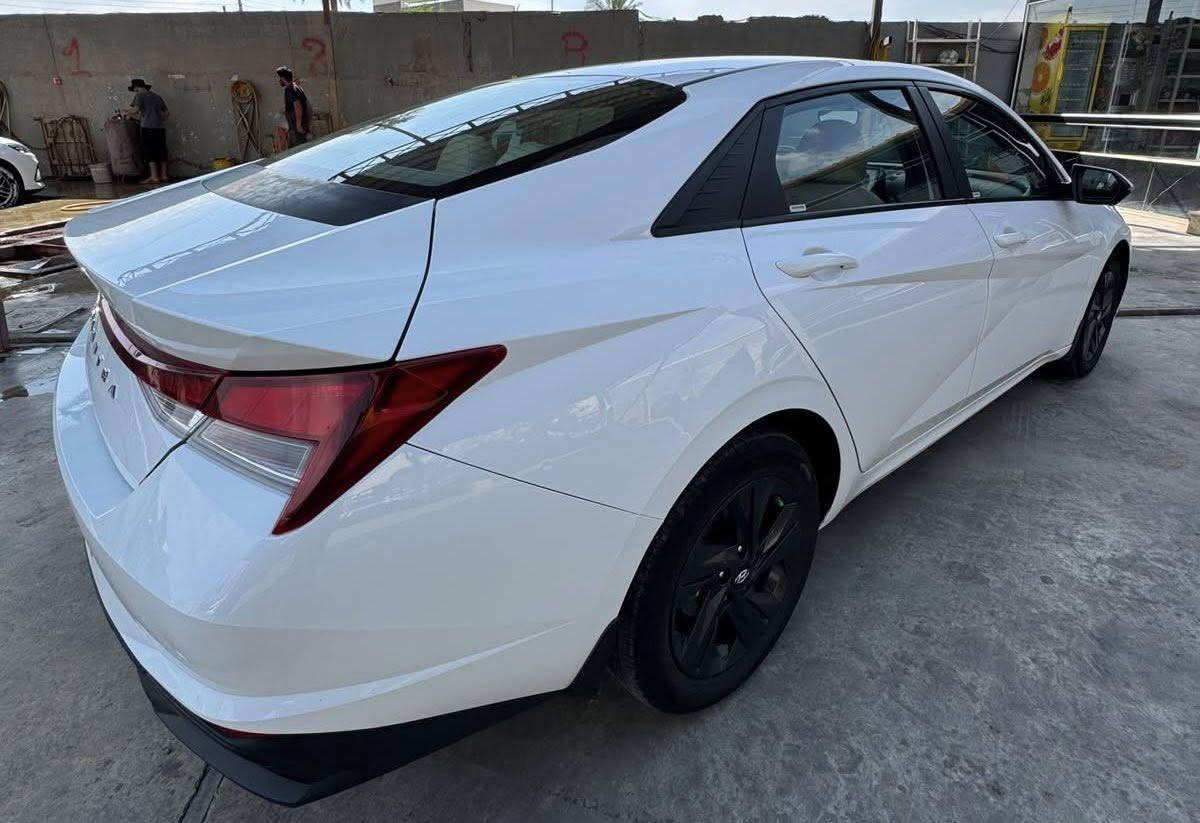 النترا 2023 نص فول خليجي محرك 1600 شاشه كامره حساس سياره كلش حلوه بيه ملاحضات بصيطه بارد 
وسونار مالها بل منشور ..
عنوان سياره حي جهاد ..
السعر ..148.. 
***********
