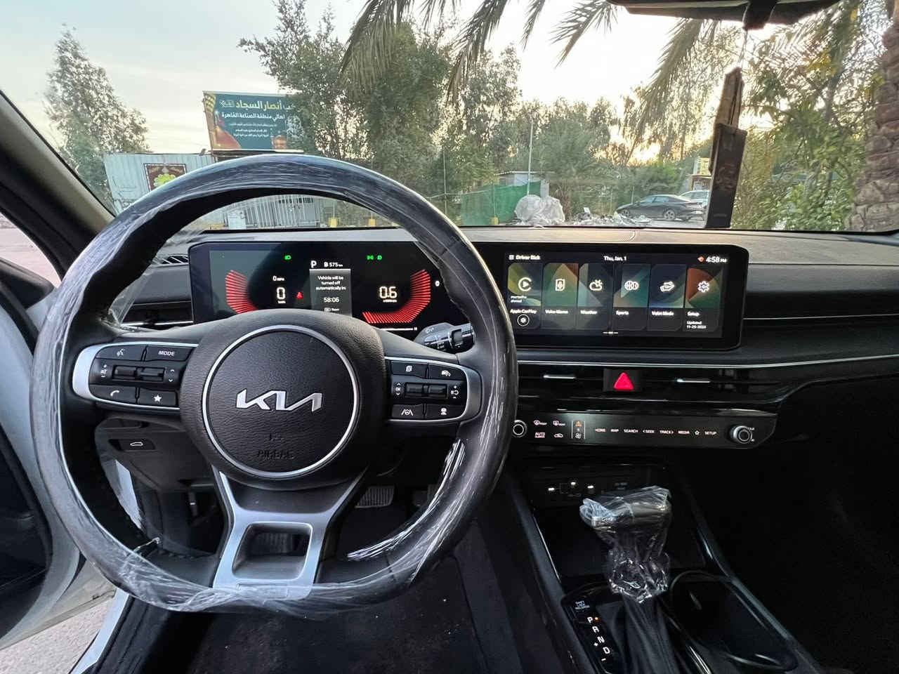 السلام عليكم للبيع او مراوس حسب القناعه
اسم السياره: KIA K5 
فئة السياره: جيتي لاين
موديل: 2025
محرك: 2500
رقم اربيل بأسمي هزه جديده فقط تحويل
ممشى السياره 12 الف 
مواصفات السياره فول 1/1 عدا البنوراما.
-الصندوق الذكي يفتح عند الاقتراب
-بصمة ابواب
-تشغيل عن بعد
-شاشه ديجيتال متصله كار بلي 
-رادار امامي وخلفي وجانبي + حساسات خلفيه واماميه وبريك طوارئ
-هاندبريك بصمه 
تبريد وتدفئة كشنات+ تدفئه ستيرن 
-شحن واير ليس
-لد نهاري + منضومة زنون + بك لايت لد 
-تحكمات ستيرن + مثبت سرعه + تحديد مسار
-4وضعيات قياده بالماوس
-اوتو هولد للتوقف الالكتروني
-3 كاميرات ٢ خلفيات وحده اماميه
حادث السياره مثل مموضح بالصور جاملغ وشويه من البنيد سياره جديده بعده نايلون الشركه بيها
سعر السياره: 205$
رقم صاحب السياره:***********
العنوان: بغداد حي القاهره
