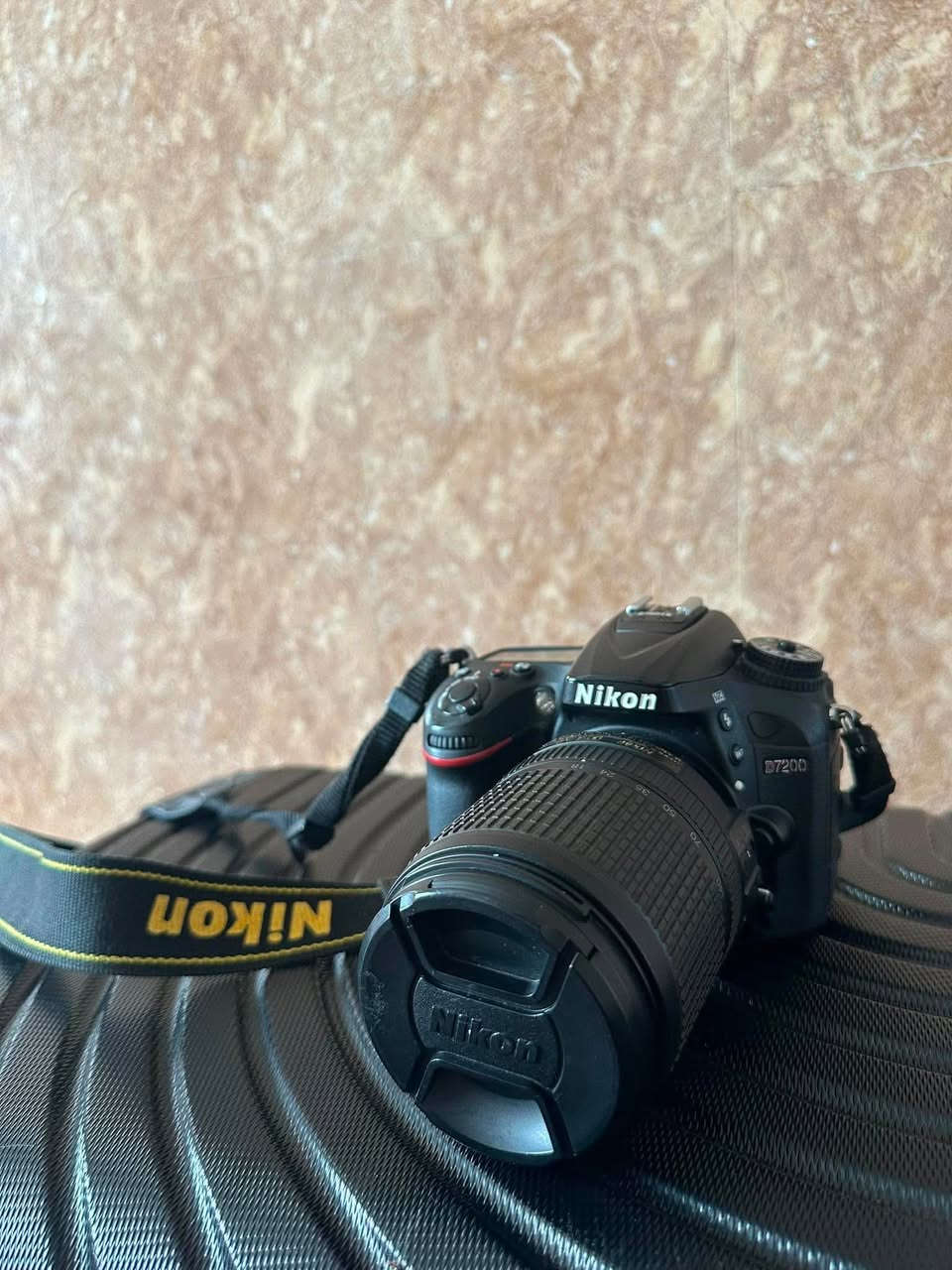 نیکۆن،D7200 لۆک،20k گرتوە لێنزی 18_140  بۆفرۆشت  بەشەرتی هەمو شتێک  تەنها درزێکی کەمی لەشاشەی سەرەوە هەیە   *********** Whatsap
