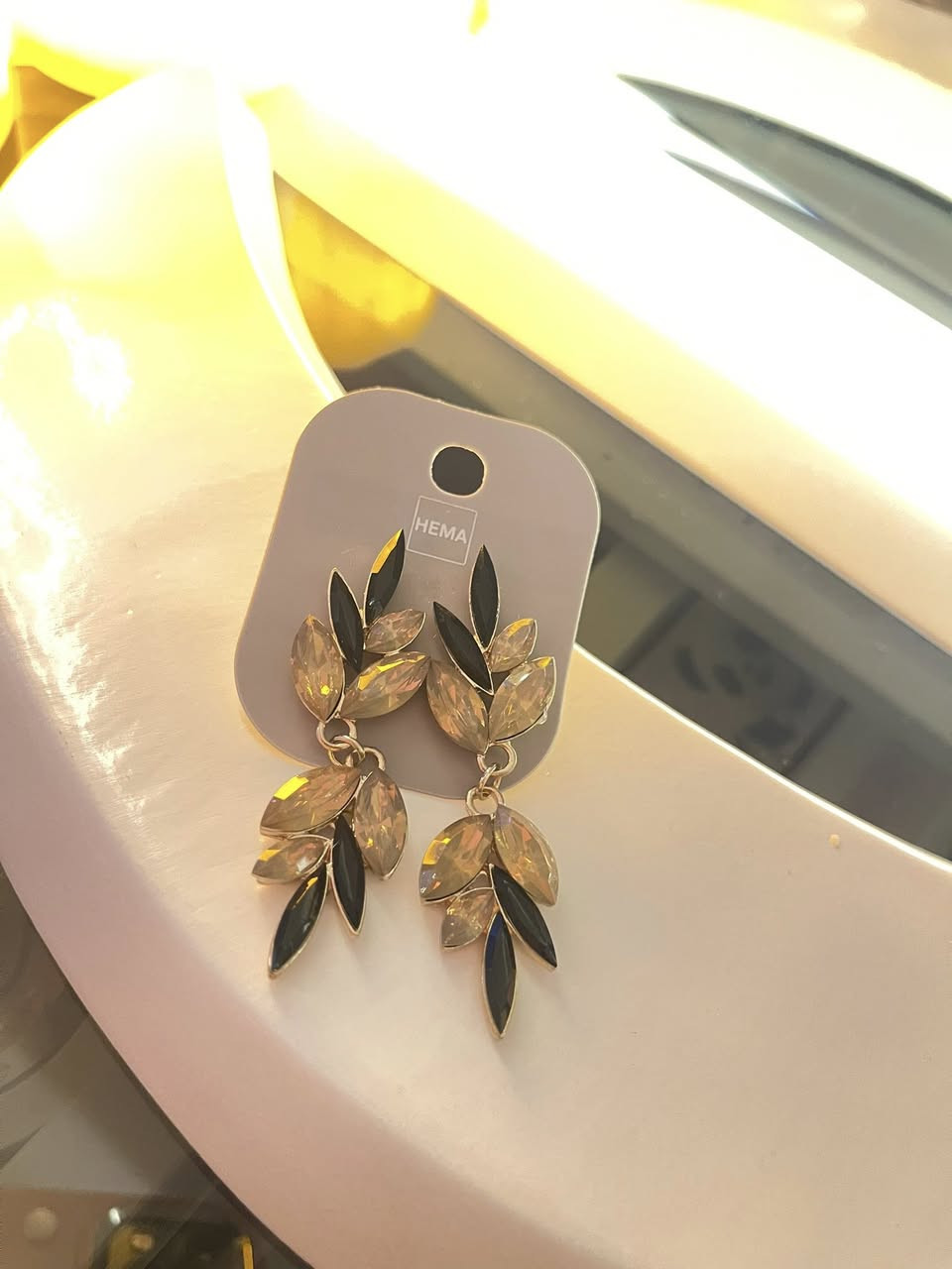 السلام عليكم
توفرت كارتونة اكسسورارات بسعر ٢٥ والتوصيل مجاني 
تحتوي الكارتونه  اكثر من ٩٠ قطعه
عرضتلكم بالصور شي قليل من المحتوى


**إذا كنت صاحب هذا الإعلان وتريد حذفه لأي سبب، رجاءا أرسل رسالة إلى الدعم الفني**