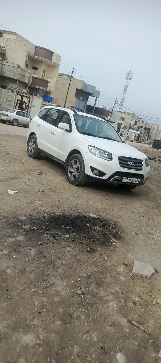 السلام عليكم سنتافي عالي 2012 يرهم مراوس حسب القناعه محرك كير شرط مكينه 4بيه برد مكانت موضح بل سونار سعر 150بيه مجال ***********
