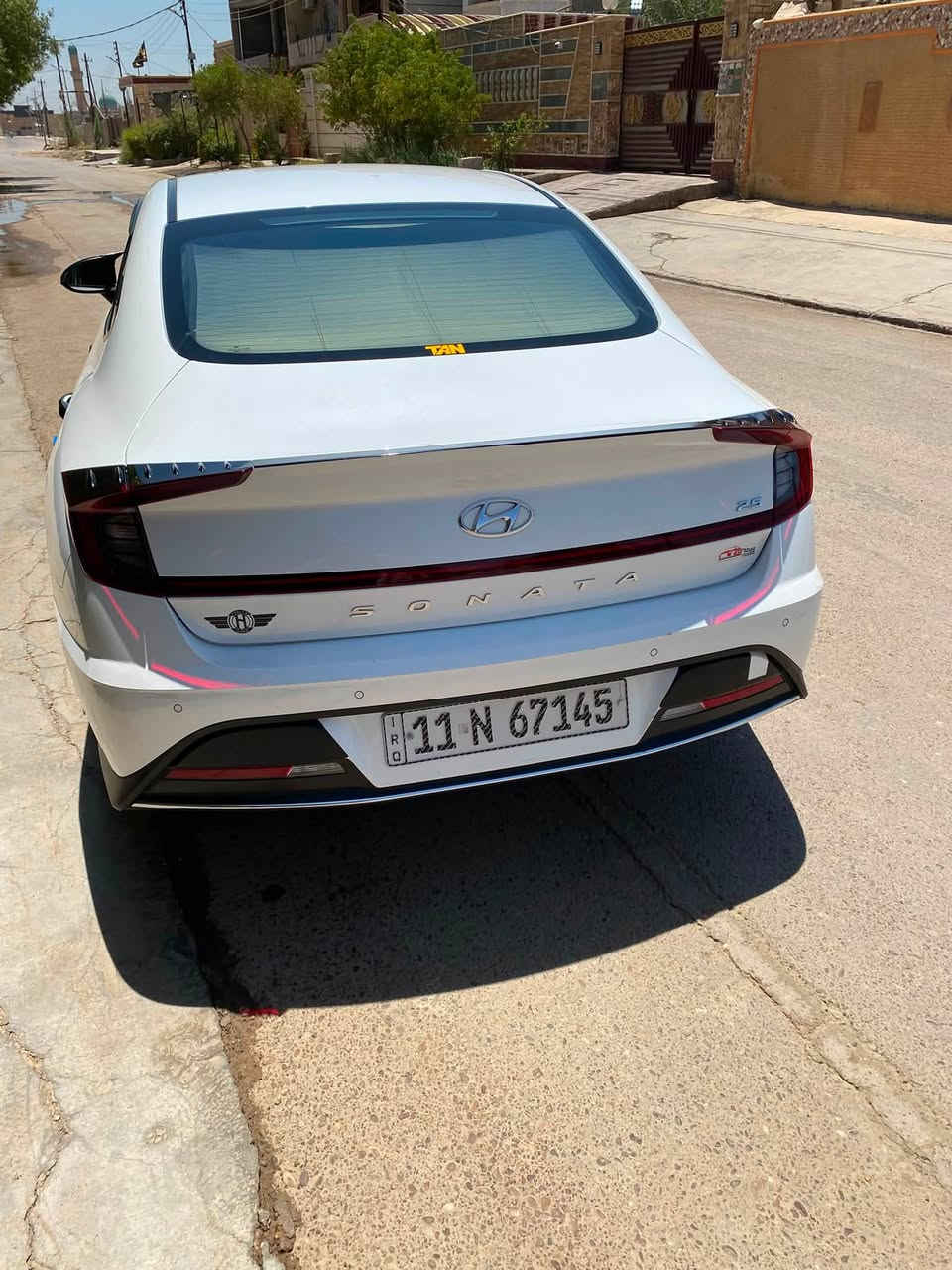 السلام عليكم 
سوناتا موديل 2020
سياره حلوه بدون صبغ 
ماشيه 113الف 
رقم بغداد بأسمي
محرك 2500mpi
السياره بانزين 
السياره خليجيه ومواصفات الخليجي المعروفه
السعر 180وبيها مجال
***********
