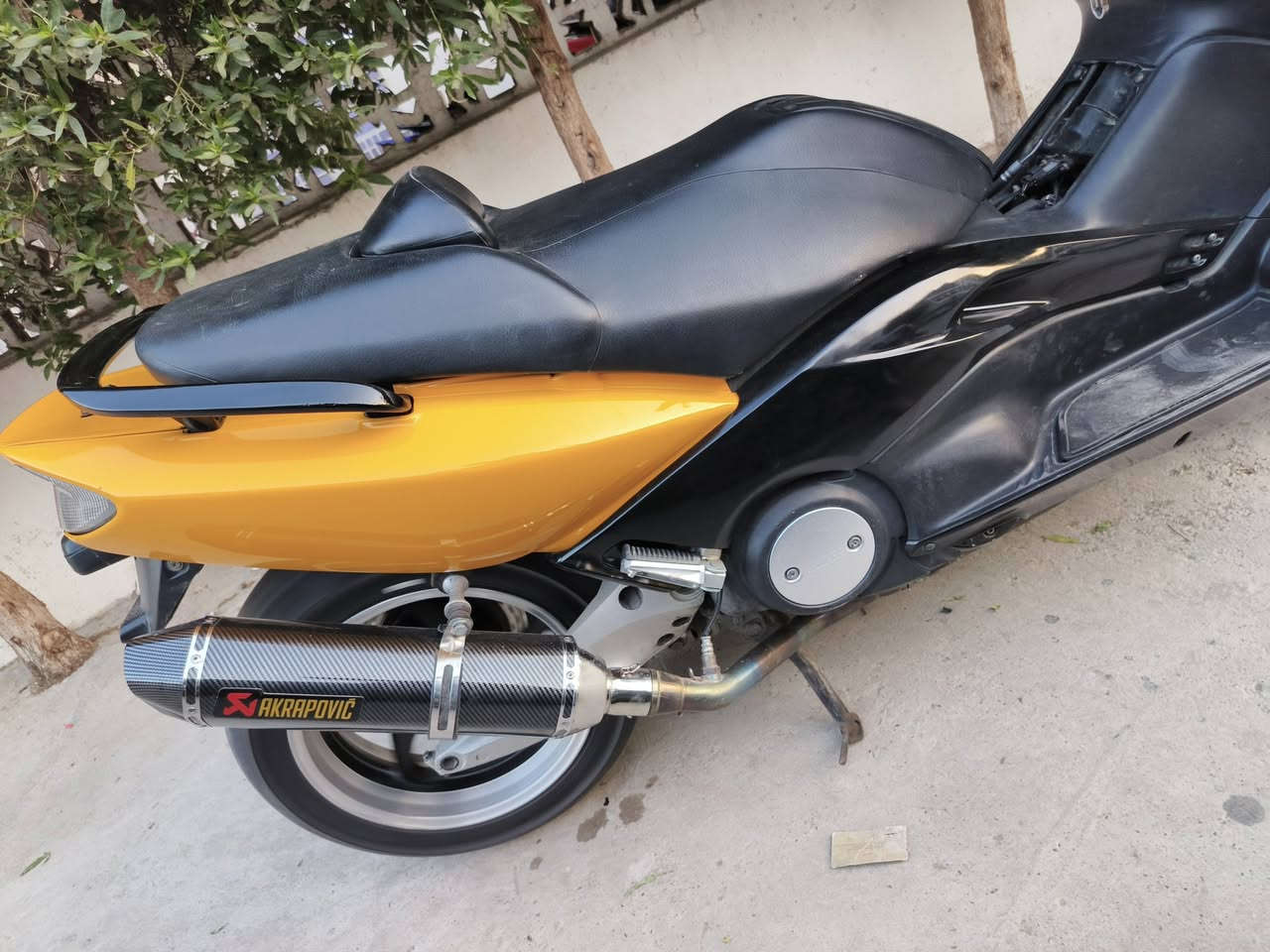 السلام عليكم دراجه تيماكس 2008 دراجة مصبوغه لون اصفر ومكينة مبدل بيها يطغ مال ثكاله العنوان بغداد صناعه كراج الأمانة 
*********** واتساب
