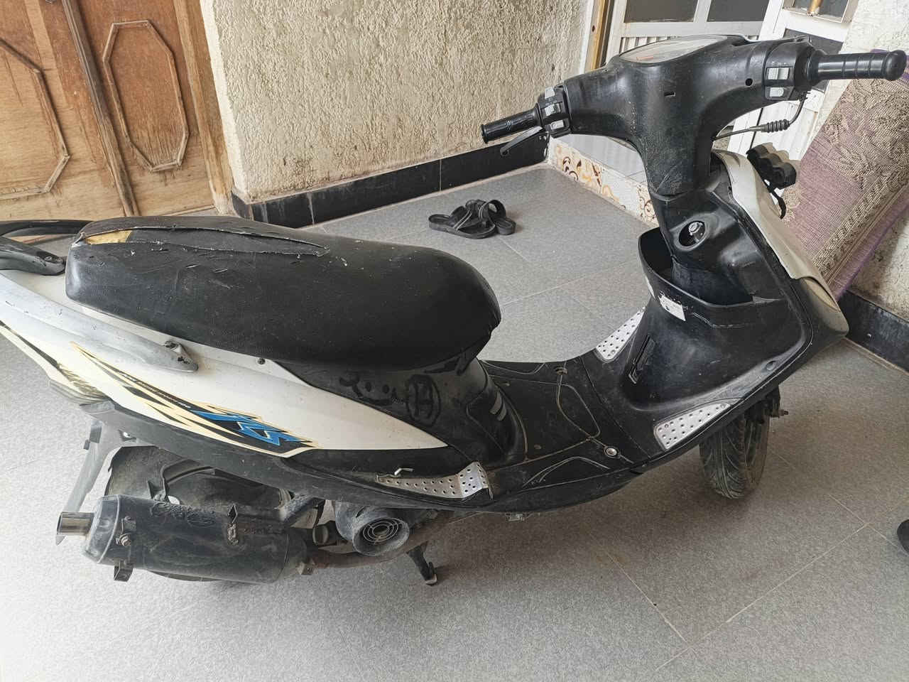 ماكس للبيع اوراق طفت صارلها يومين تشتغل شويه وتطفه  تخربط ماعرف كابريتا او غير شي ب375
*********** واتساب
