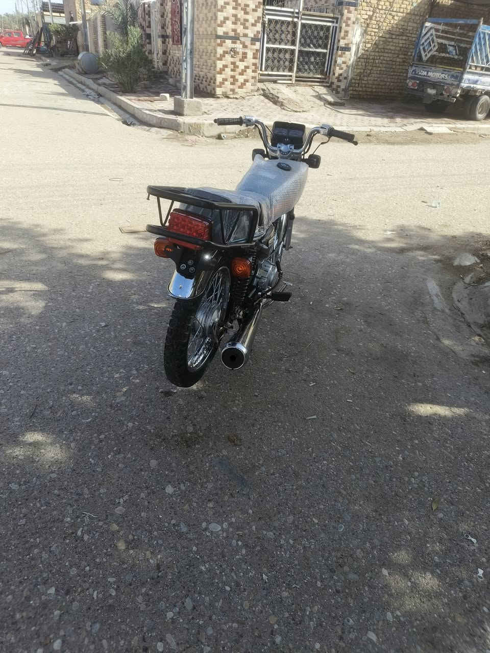 السلام عليكم دراجه يراني البيع بدون تعمير 2025 دراجه شلعه ومعدل مكينه نامه شلامجه سعر 850 وبيه مجال الو مراوس بدراجه حربي مكان العماره ناحيه السلام رقم ***********
