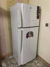 ثلاجه ماركة house dream للبيع شغاله 100% فقط البيبان يرادله تبديل نرما...