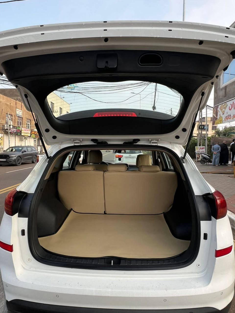 السلام عليكم للبيع او مراوس       توسان مديل ٢٠٢٠ كفاله   عده باردين كد شبر رقم بغداد الجديد بأسمي ماشيه ٧٤ حقيقي محرك 2000  خليجي اصل سايد بريك قدم شركت الكاصد شرط السونر
المواصفات فول 1/1 البنراما 
وشراي بي خير ويدلال ***********
