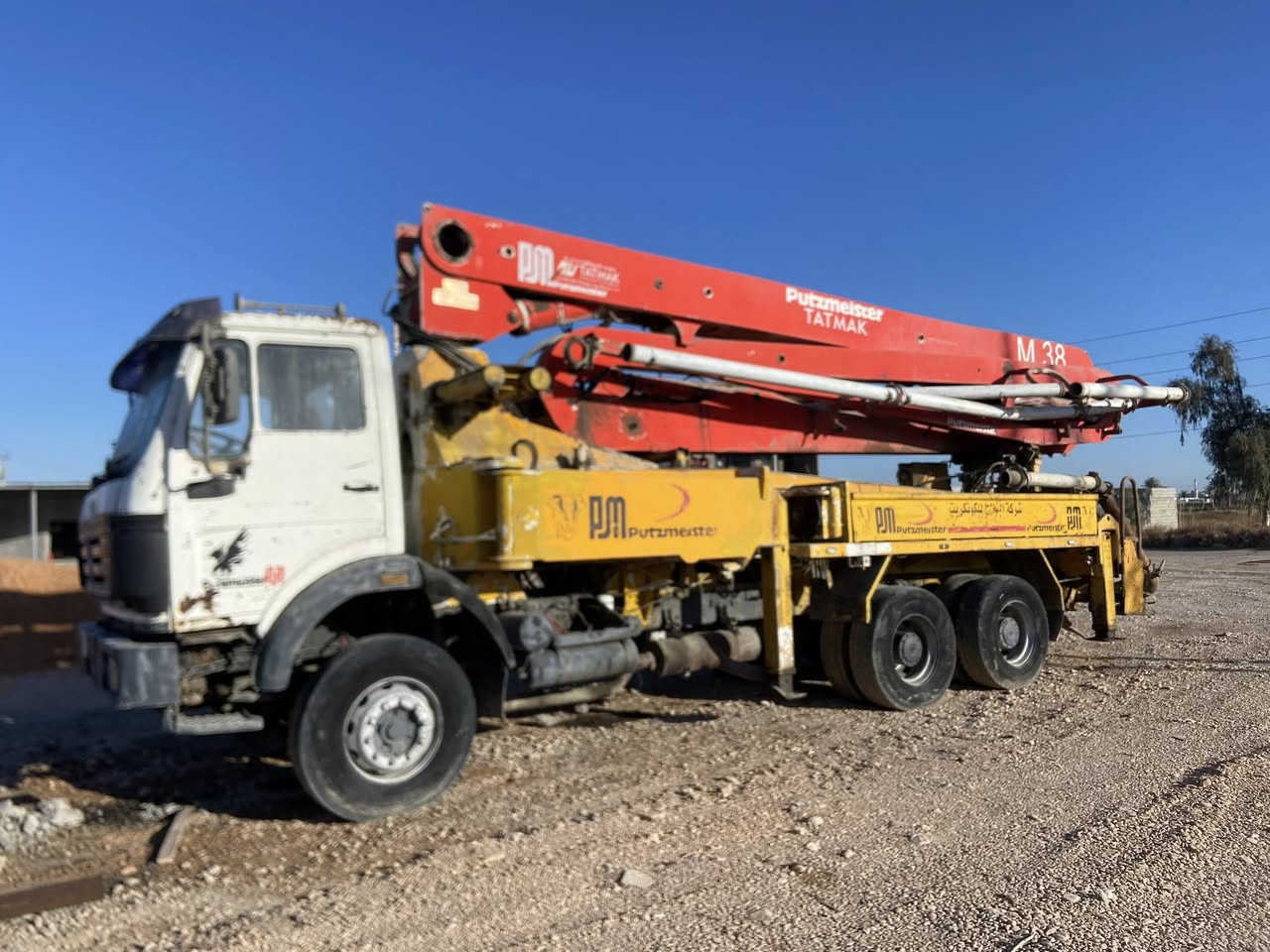 للبيع الاستفسار عبر الاتصال *********** 
 سعر ٣ ونص وبي مجال
