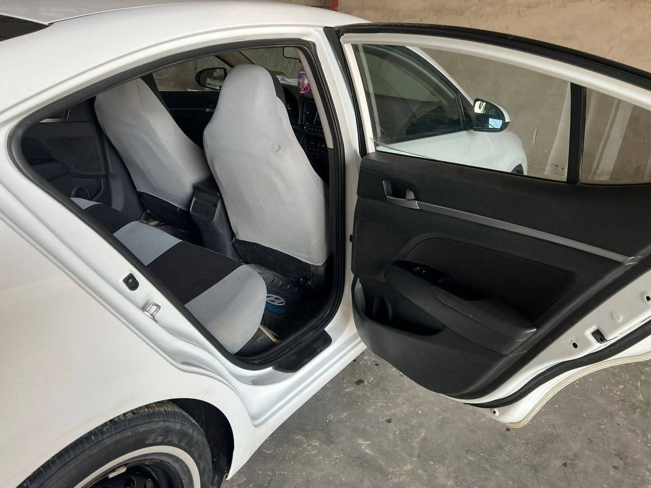 النترا
2018 وارد امريكي 
رقم نجف المكان بنجف 
حادثه بئمريكه  فقط سونار موجود 
گير ومكينه وكهربائيات  وحداديه  كفاله عامه سياره جاهزه
باقي التفاصيل الاتصال على الرقم ***********
