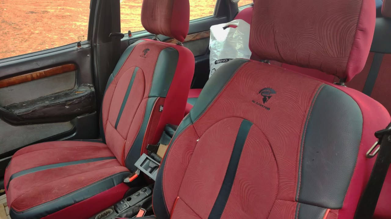 فكترة ٩٥ حجم ١٨ لون زيتوني رقم دهوك دولي هزة جديدة
 لايت زينون فتحه بالسقف ويل كب
گير محرك حدادية فول ..كهربائيّة شغاله كلها  
السعر ٤٥ نقد فقط بيها مجال قليل..
مكان السياره الموصل ناحية ربيعه..***********
