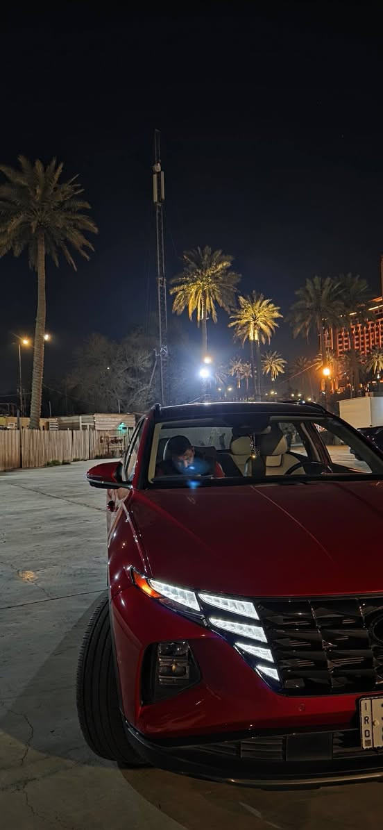 السلام عليكم 
هيونداي توسان 2022  رقم بغداد بأسمي تحويل مباشر فول برستيج واحد عل واحد للبيع 
مكينة 2400 فور ويل
السيارة وارد بيهة 3 قطع جانبية صبغ بدون معجون
ابواب بصمة وتشغيل بصمة والجنطة بصمة
كهرباء بالكامل (كشنات ، جنطة ، مري جانبية ) 
كشنات تدفئة وتبريد + هيتر ستيرن 
خزن ميموري 
كامرات 360 حساسات امامي وخلفي وجانبي 
رادار امامي 
كير دكمة بيانو 
سايد بريك بصمة 
اوتو ستوب واوتو هولد 
اربع وضعيات قيادة 
مانع انزلاق 
تحديد مسار 
تحكم عن طريق البصمة (تشغيل عن بعد وتتقدم وترجع) 
لايتات زنون وبك لايت LED 
شاشة كبيرة carplay & android auto
تبريد شاشة وتحكم لمس 
المقاعد الامامية والخلفية تبريد وتدفئة 
سستم صوت BOSE العالمية 
واكو بعد بيهة هواي مواصفات نسيتهن 
هاتف : ***********
رايدهة ب 190 وبيهة مجال حك الجية 
لا تكسر بحلال العالم اذا ما عجبتك اترك اثر طيب بغداد, العراق
